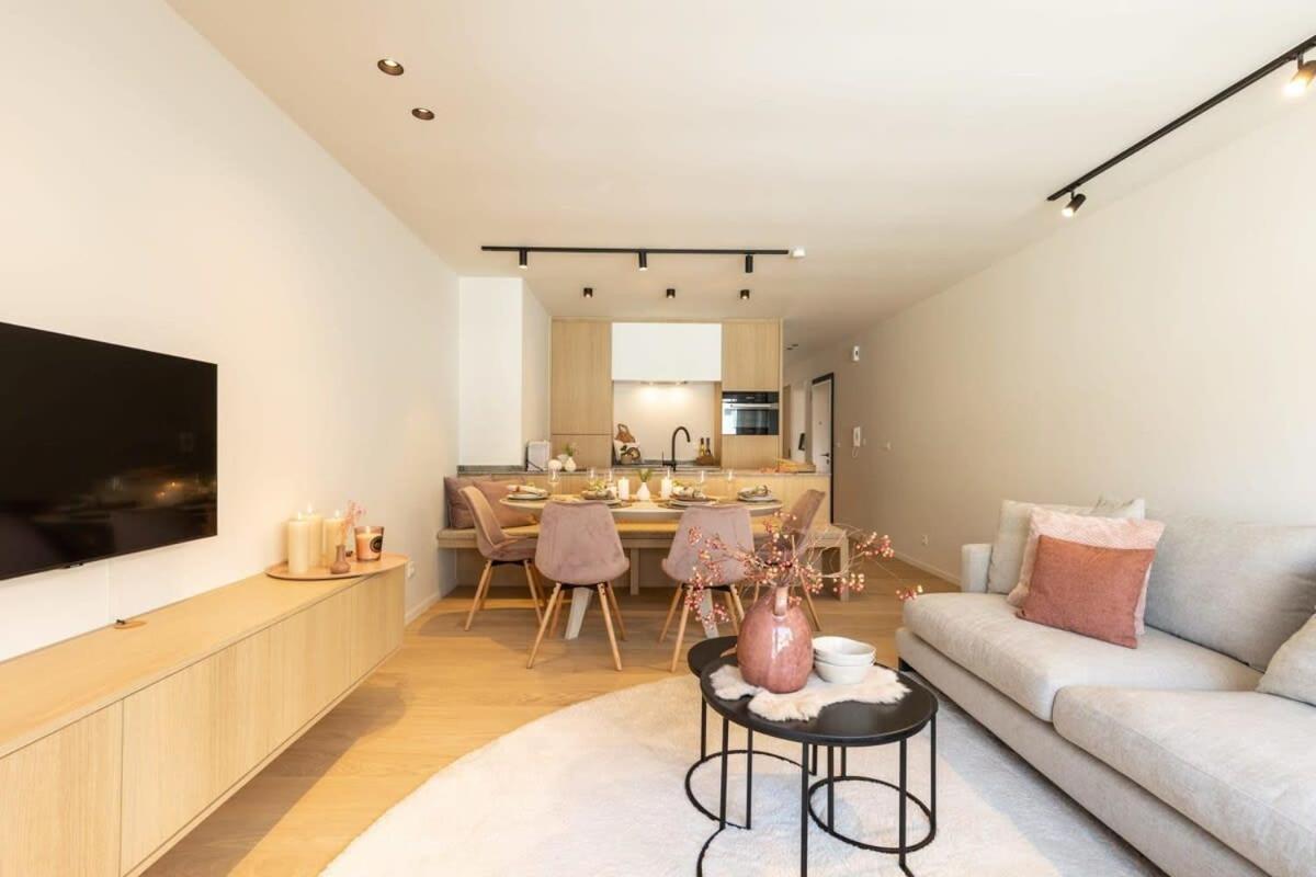 Huswell - Central Located Apartment With Parking In Knokke Buitenkant foto